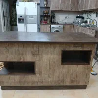 میز جزیره بسیار تمیز