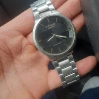 ساعت لاروس