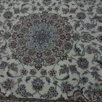 فرش ۶ متری نائینی  ۹ لا  فروش فوری