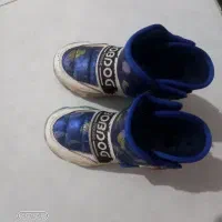 تعدای کفش بچه در حد نو