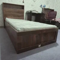 تخت تک نفره