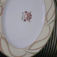 تعدادی بشقاب