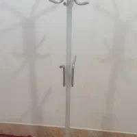 چوب لباسی ایستاده