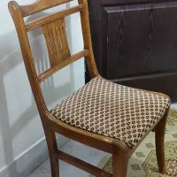 صندلی چوبی