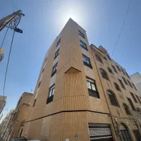 ۴طبقه یکجا. بر خیابان اصلی