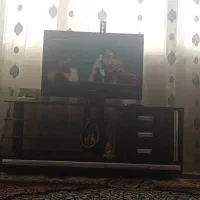 میز و تلویزیون