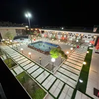 کار در رستوران حقوق و مزایا عالی