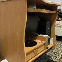 میز کامپیوتر کارکرده