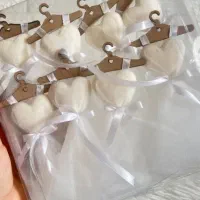 گیفت.  گل عروس.  حنابندون.  تولد|گل مصنوعی|بندر امام خمینی, |دیوار