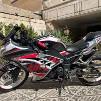 کاوازاکی نینجا 300 سفید و مشکی خاصترین رنگ