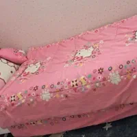 تخت و کمد و کتابخانه فوق العاده تمیز