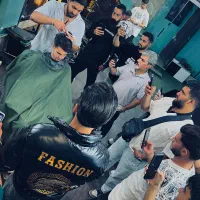 آموزشگاه آرایشگری|خدمات آموزشی|اندیشه, اندیشه فاز ۱|دیوار