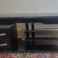 میز تلویزیون کاملا سالم و تمیز