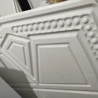 تخت جوان سفیدرنگ