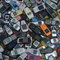 گوشیهای ساده و لمسی قدیمی اوراقی و سالم