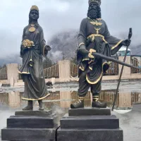 مج‌سمه کورش م‌اندانا