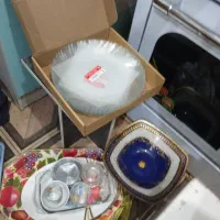 تعدادی ظرف نو و در حد نو