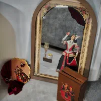 هر سه تیکه کار دست است