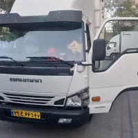 نیسان و کامیونت مسقف ۵یا۶تن به همراه راننده
