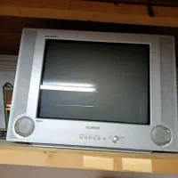 تلویزیون رنگی صفحه تخت با دستگاه گیرنده دیجیتال