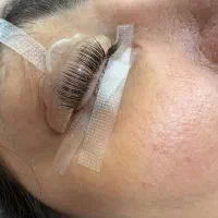 آموزش لیفت و لمینت مژه و ابرو با تخفیف ویژه