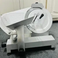 کالباس بر محک تیغه ۳۰ سانتی