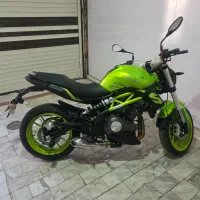 بنلی ۳۰۰جفت سیلندر مدل ۱۴۰۳ در حد خشک