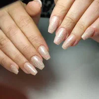 کاشت ناخن سهند با تخفیف ویژه|خدمات آرایشگری و زیبایی|سهند, |دیوار