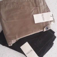 تعدادی لباس و شلوار و کفش ترک