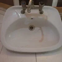 روشویی شیرآلات  آینه دستشویی دست کامل سالم