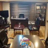 ۱۰۰ متر ۴۰متر دفتر مبله با  ۶۰ متر انبار و حیاط