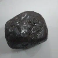 فروش چند قطعه سنگ مشکوک به شهاب‌سنگ در قم