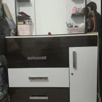 دراور ۳کشو در حد نو با آینه