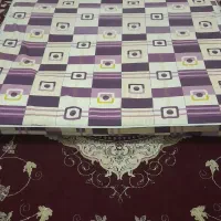 یک عدد تشک دونفره و یک صندلی نماز