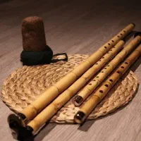 نی هفت بند|سازهای سنتی|رباط‌کریم, رباط‌کریم|دیوار