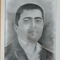 طراحی چهره سیاه قلم حرفه‌ای با قاب