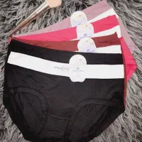 لباس زیر صبا|لباس|مشهد, کشف|دیوار