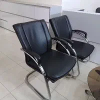 میز اداری و ۴ عدد صندلی انتظار اداری