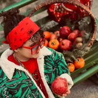 کاپیشن و چندین لباس نو شیک