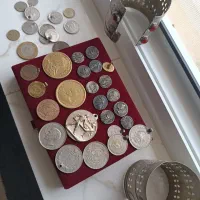 سکه و دستبند