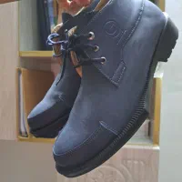 کفش مردانه|کیف، کفش، کمربند|کاشان, دروازه فین|دیوار