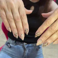 کاشت وترمیم ناخن بالاکژل 250 ( آف ) ویژه عید .