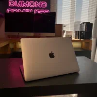 MacBook pro 2017  ( touch bar & touch ID)