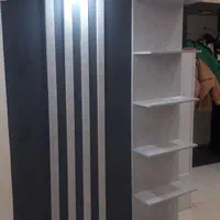 مانکن زنانه با جای نورپردازی شده و قفسه دیواری|فروشگاه و مغازه|رشت, معلم|دیوار