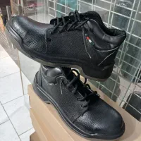 کفش ایمنی|کیف، کفش، کمربند|شیراز, شیخ علی چوپان|دیوار