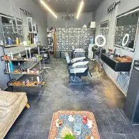استخدام ارایشگر اقا