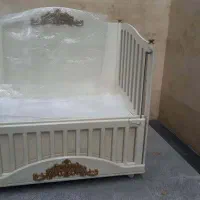 تخت کودک کنار تخت مادر تمام چوبی و بسیار مستحکم