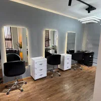 اجاره صندلی در سالنی فعال و آموزشگاه آرایشگری