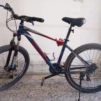 چرخ|دوچرخه، اسکیت، اسکوتر|بروجن, |دیوار