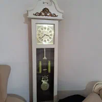 ساعتبزرگایستاده